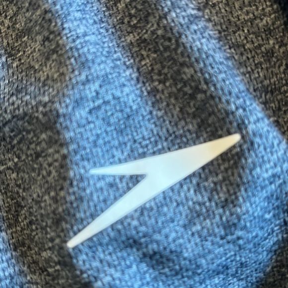 Rash guard new no tags with UV BlockthBurn - Picture 3 of 5